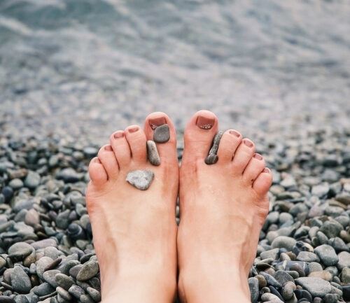 Тихий враг ваших ног: как распознать и победить грибок ногтей